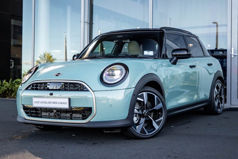 2025 MINI Cooper C 5 Door Favoured