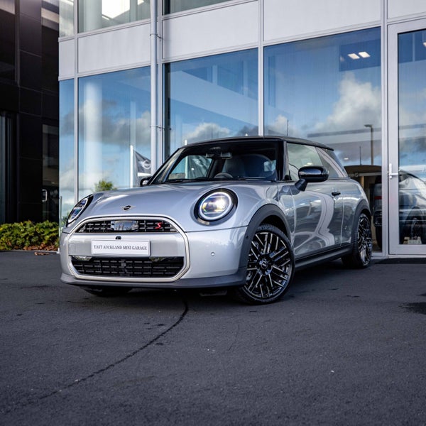 2025 MINI Cooper S 3 door Favoured