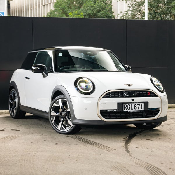 2025 MINI Cooper S 3 Door Hatch Favoured