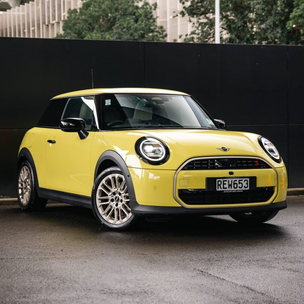 2025 MINI Cooper S 3 Door Hatch Favoured