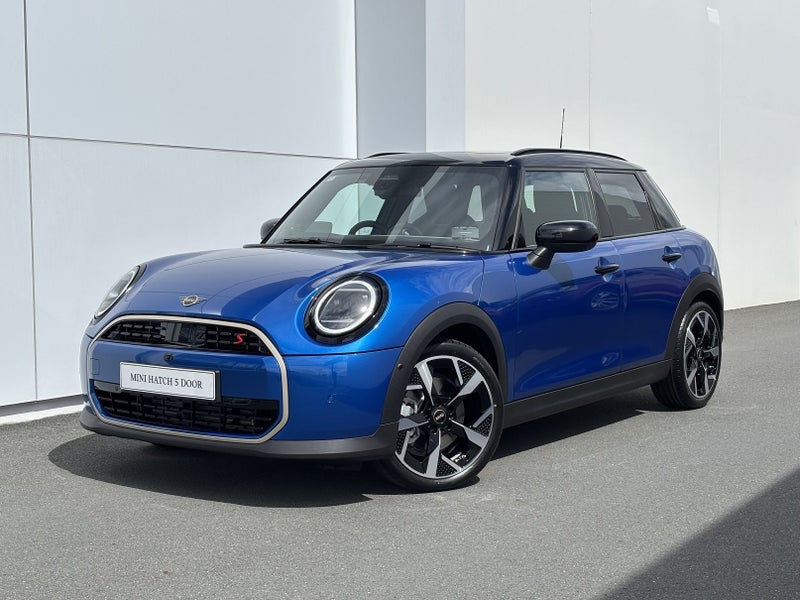 2025 MINI Cooper S 5-Door Hatch Favoured