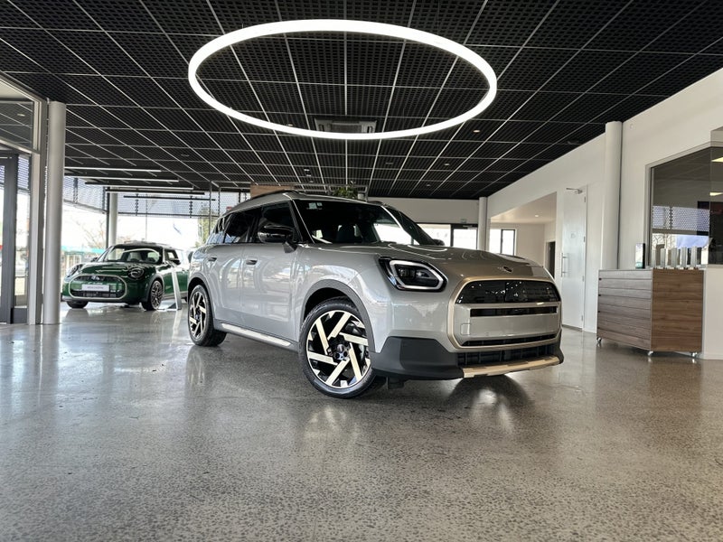2025 MINI Countryman E Favoured