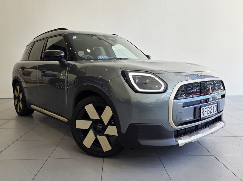 2025 MINI Countryman E Favoured Spec