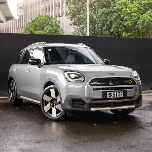 2025 MINI Countryman SE ALL4 Favoured