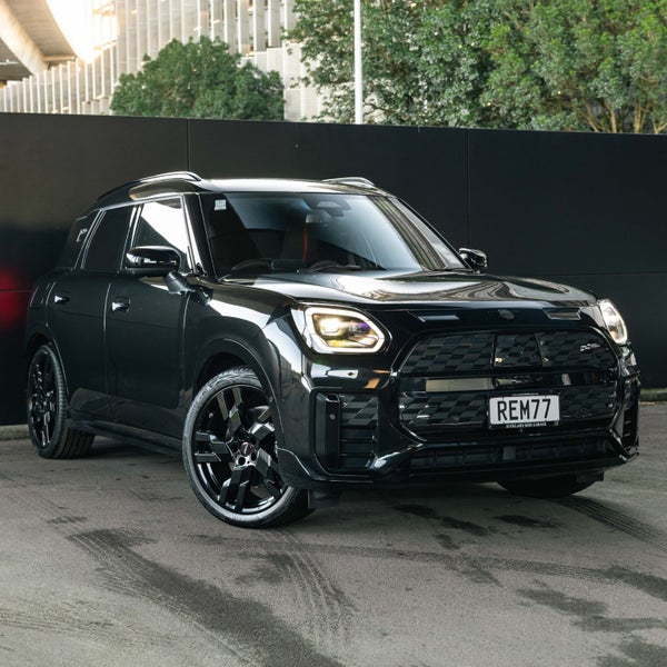 2025 MINI Countryman SE ALL4 JCW Favoured