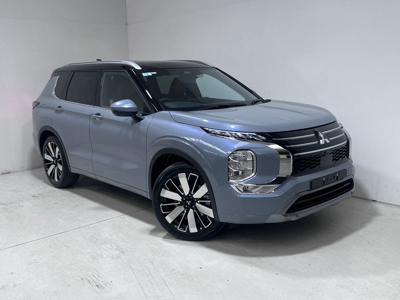 2025 Mitsubishi Outlander EXCEED 2.5 2WD - NEW...
