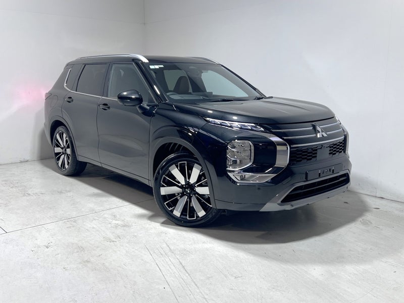 2025 Mitsubishi Outlander EXCEED 2.5 2WD - NEW...