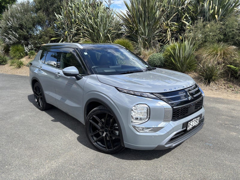 2025 Mitsubishi Outlander EXCEED 2.5 PETROL 4WD...