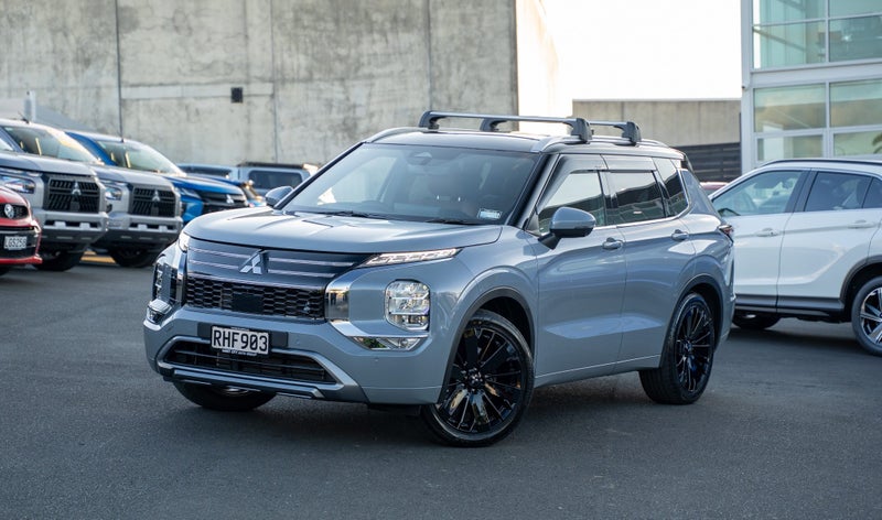 2025 Mitsubishi Outlander Exceed 2.5P/4Wd/Cvt