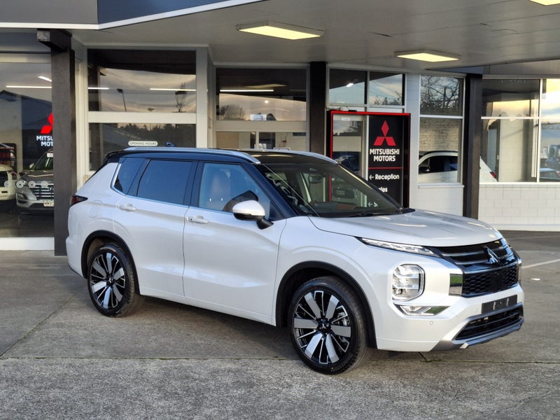 2025 Mitsubishi Outlander Exceed 2.5P/4Wd/Cvt -...