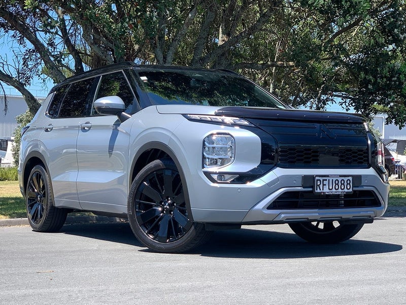 2025 Mitsubishi Outlander Exceed 4WD 2.5L Petro...