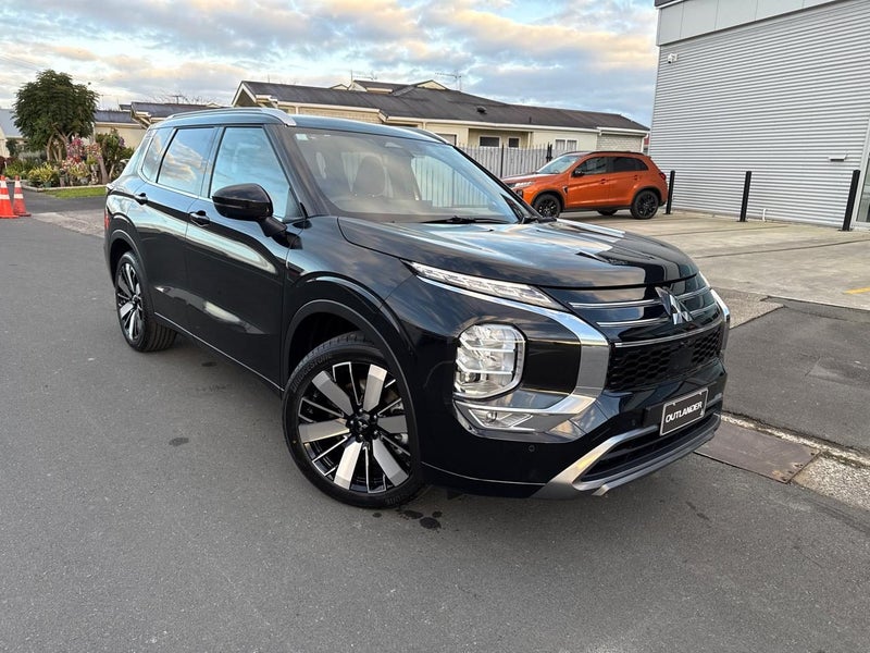 2025 Mitsubishi Outlander Exceed 4WD (S-AWC)