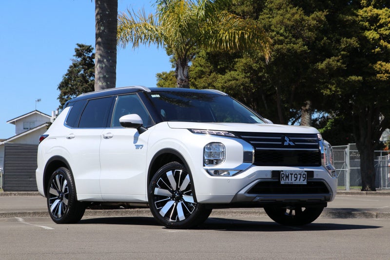 2025 Mitsubishi Outlander EXCEED PHEV 4WD