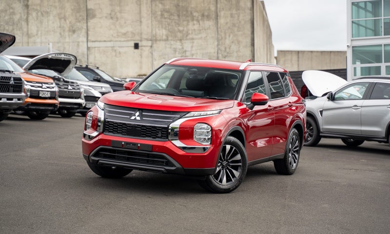 2025 Mitsubishi Outlander Ls 2.5P/Cvt