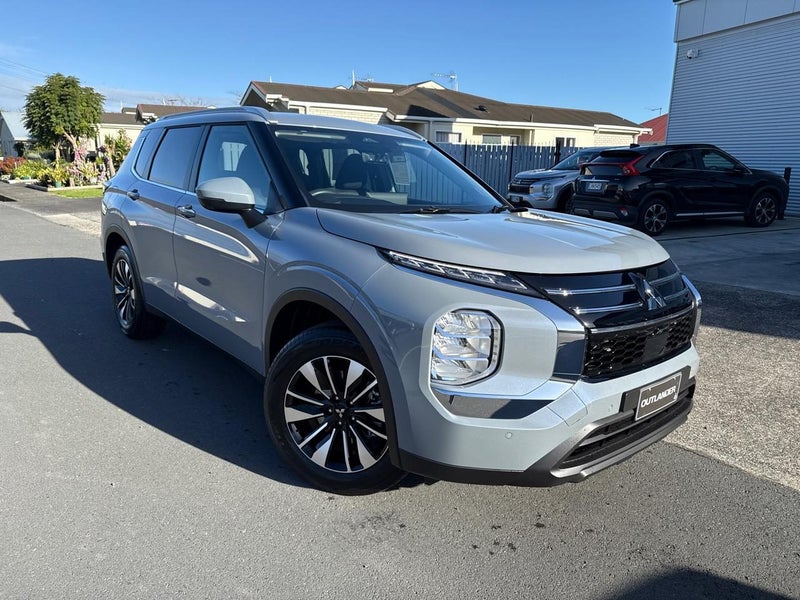 2025 Mitsubishi Outlander Ls