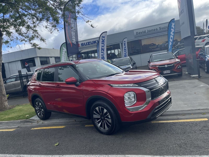 2025 Mitsubishi Outlander LS