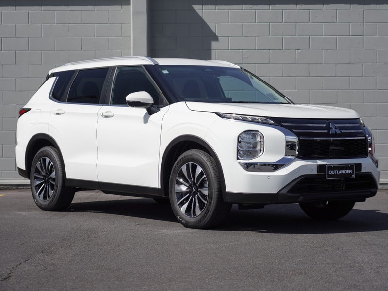 2025 Mitsubishi Outlander LS Demo 2WD