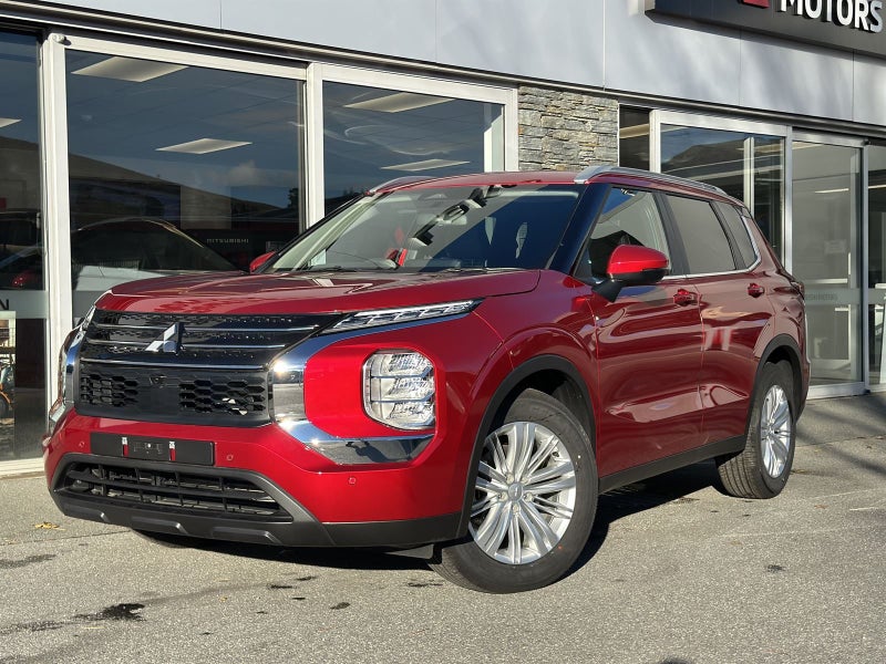 2025 Mitsubishi Outlander LS PHEV 4WD