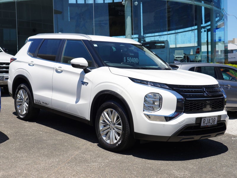 2025 Mitsubishi Outlander PHEV LS 4WD