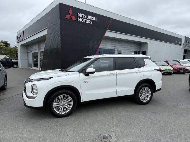 2025 Mitsubishi Outlander PHEV LS 4WD