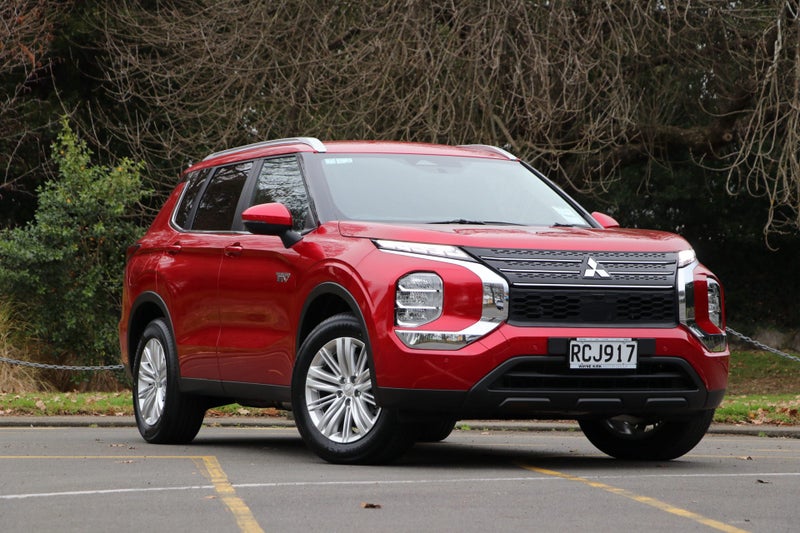 2025 Mitsubishi Outlander PHEV LS 4WD (S-AWC)