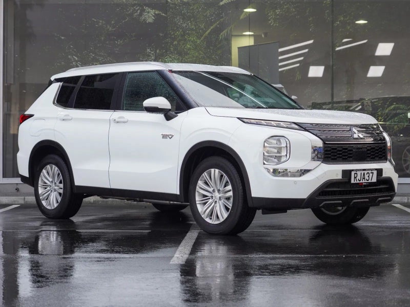 2025 Mitsubishi Outlander PHEV LS 4x4 auto