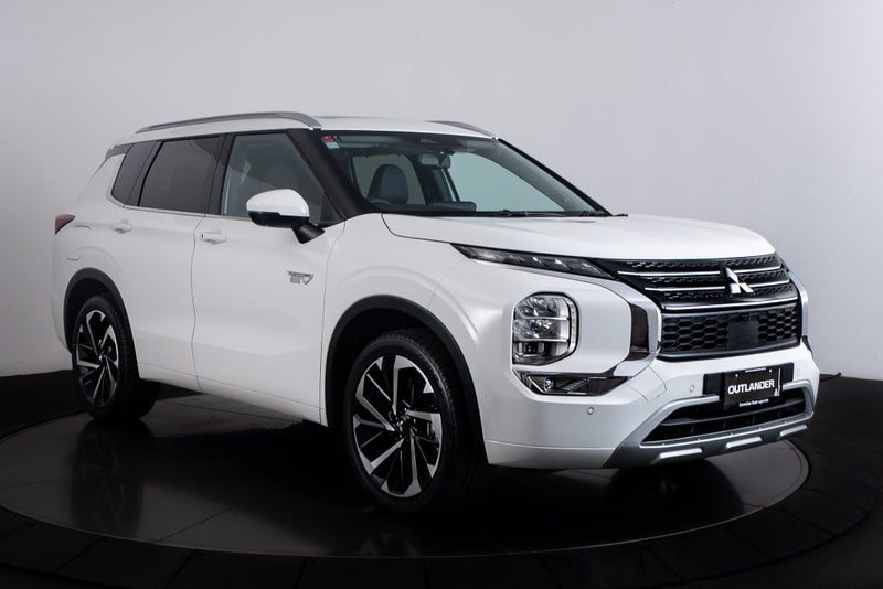 2025 Mitsubishi Outlander PHEV VRX 4WD 7 Seater