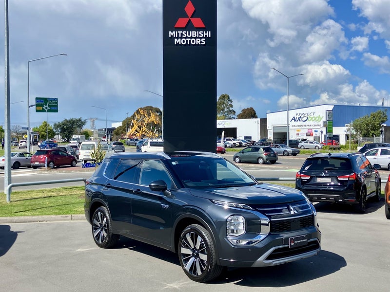 2025 Mitsubishi Outlander PHEV VRX 4WD