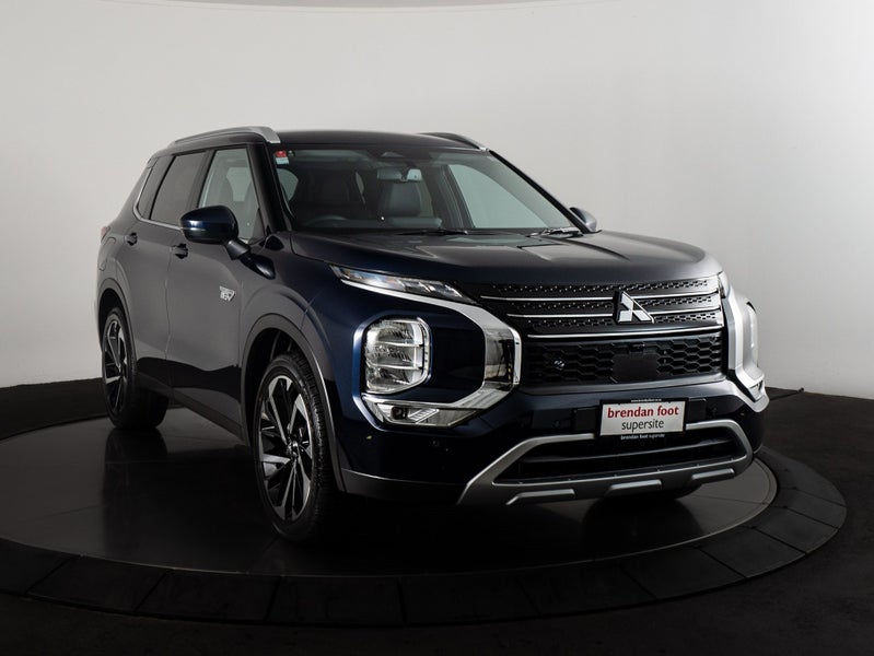 2025 Mitsubishi Outlander PHEV XLS 4WD