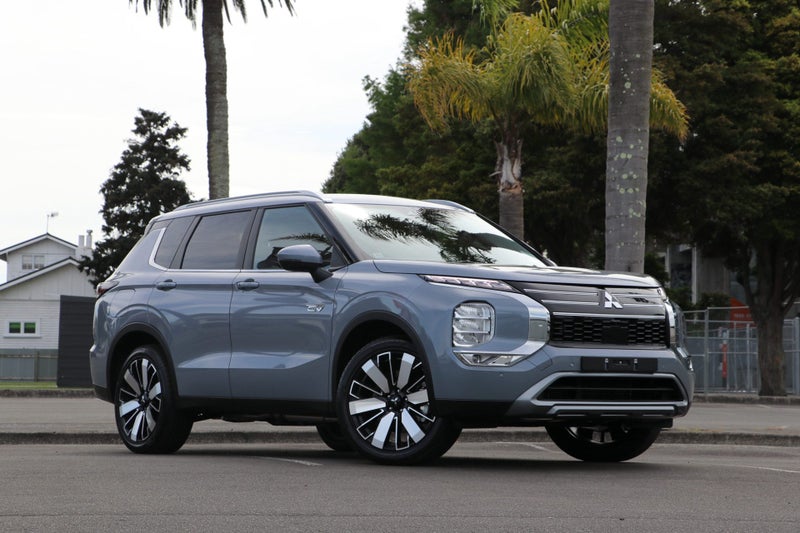2025 Mitsubishi Outlander PHEV XLS 4WD (S-AWC)