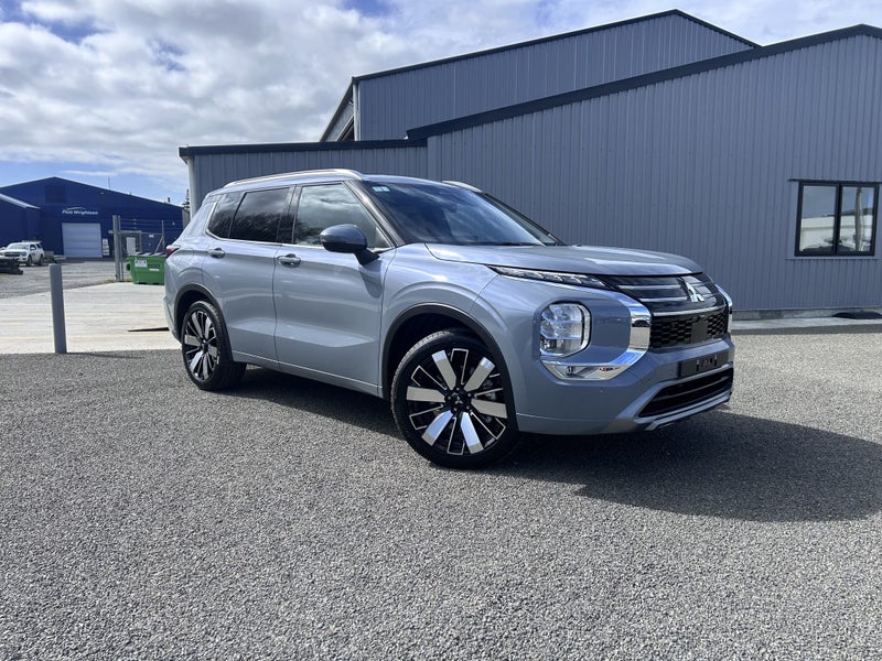 2025 Mitsubishi Outlander Vrx 2.5P/Cvt -