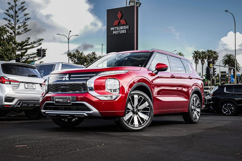 2025 Mitsubishi Outlander VRX 2WD