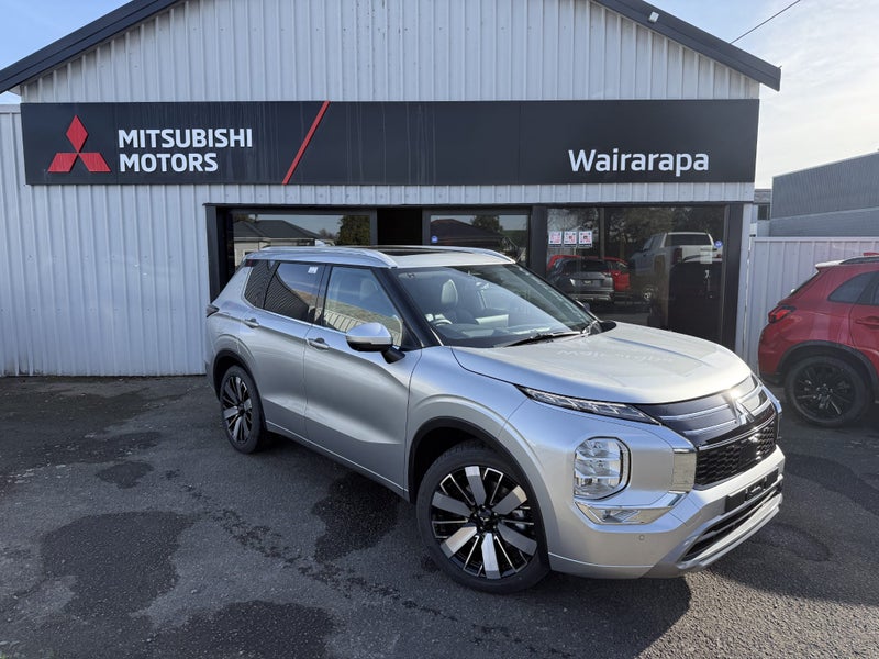 2025 Mitsubishi Outlander VRX 2WD