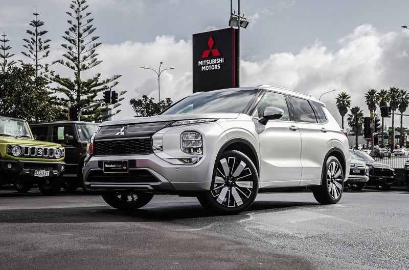 2025 Mitsubishi Outlander VRX 2WD