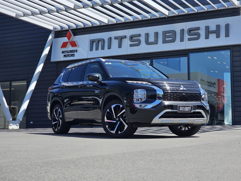 2025 Mitsubishi Outlander VRX PHEV 4WD
