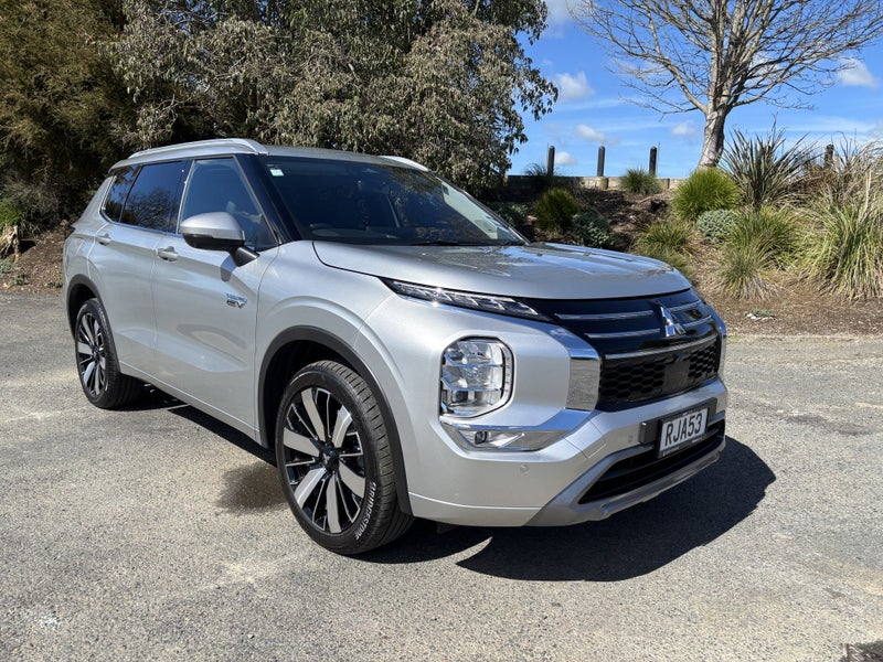 2025 Mitsubishi Outlander VRX PHEV/4WD/AT AUTO...