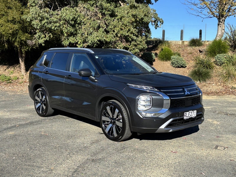 2025 Mitsubishi Outlander XLS 2.5P 4WD CVT 7 SE...