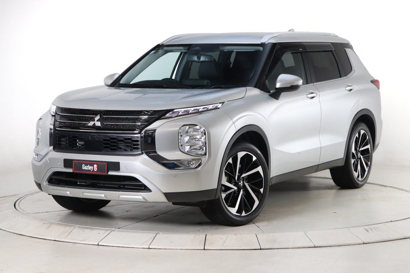2025 Mitsubishi Outlander XLS 2WD