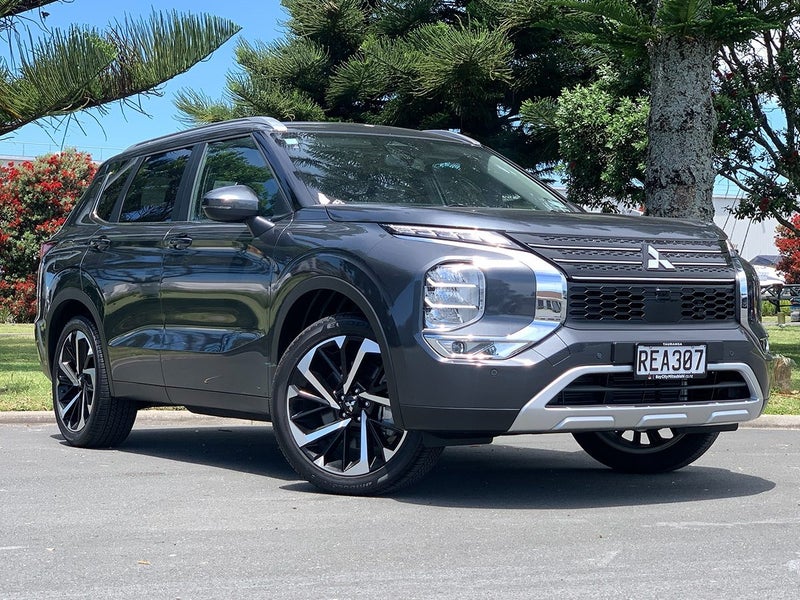 2025 Mitsubishi Outlander XLS 4WD 2.5L Petrol 7...