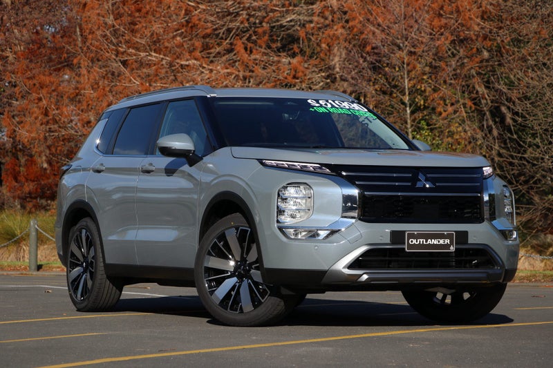 2025 Mitsubishi Outlander XLS 4WD 2.5P (S-AWC)