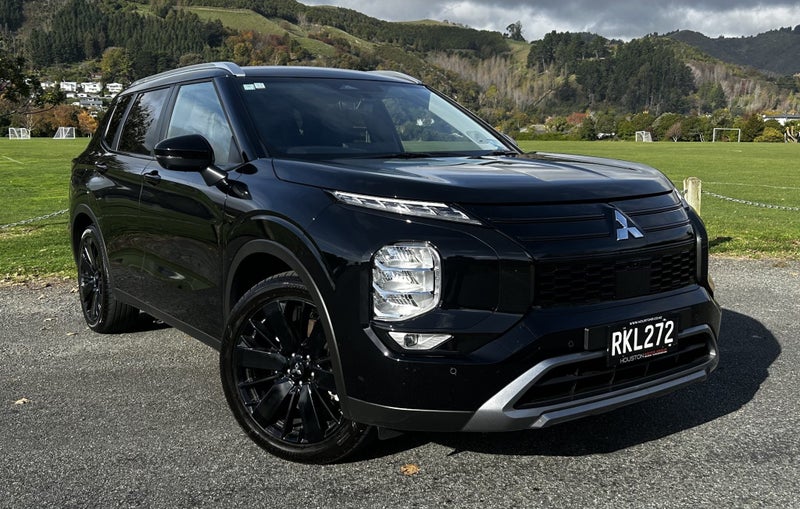 2025 Mitsubishi Outlander XLS AWD - DEMO SALE!