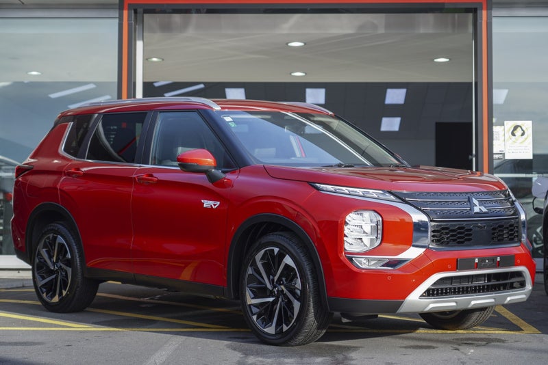 2025 Mitsubishi Outlander XLS PHEV 4WD SUV - UP...