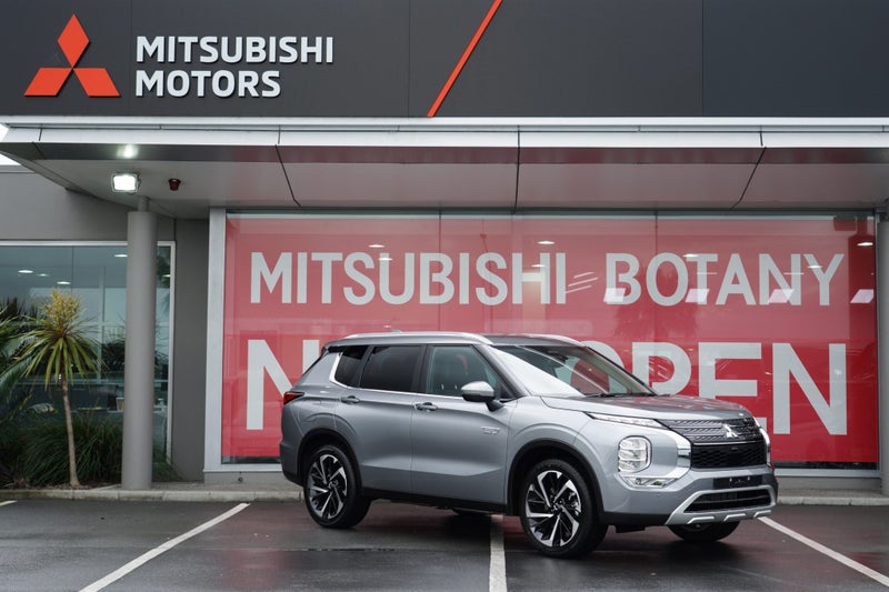 2025 Mitsubishi Outlander XLS PHEV 4WD SUV - UP...