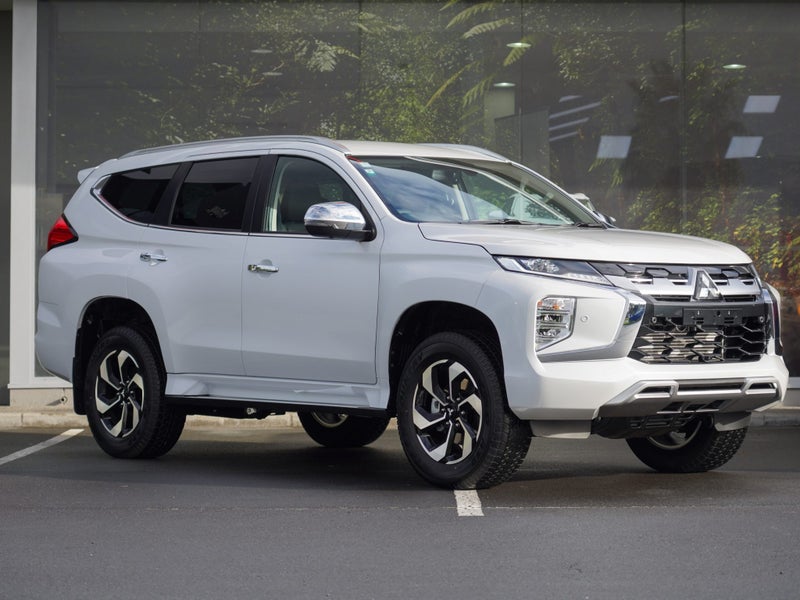 2025 Mitsubishi Pajero Sport VRX 2.4 DIESEL 4WD...