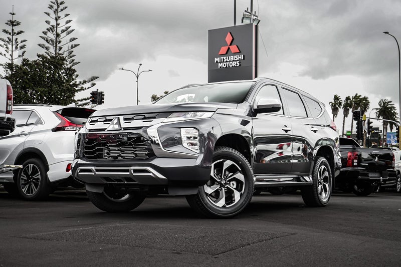 2025 Mitsubishi Pajero Sport VRX 4WD