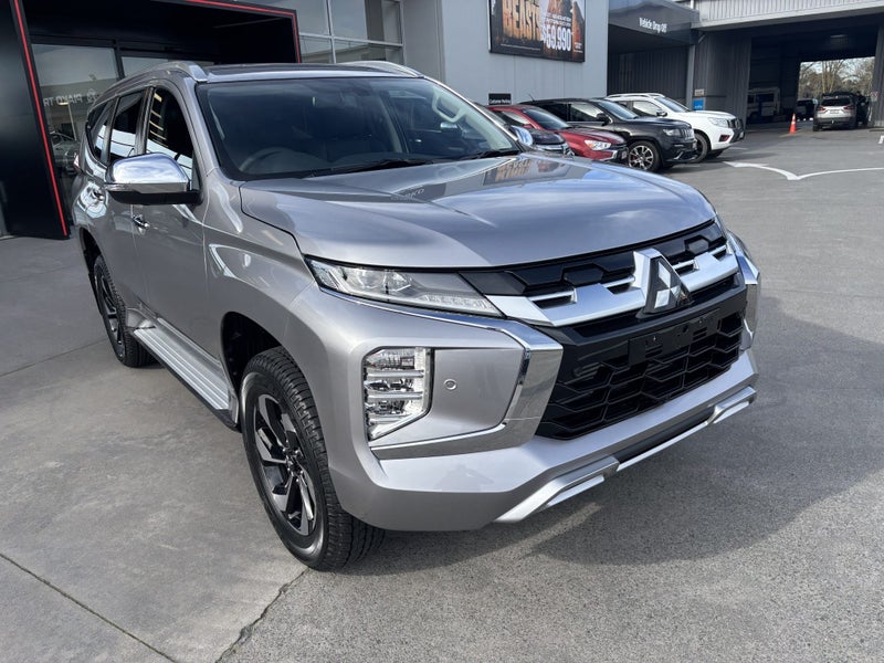 2025 Mitsubishi Pajero Sport VRX 4WD