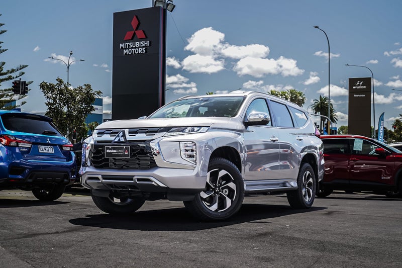 2025 Mitsubishi Pajero Sport VRX 4WD