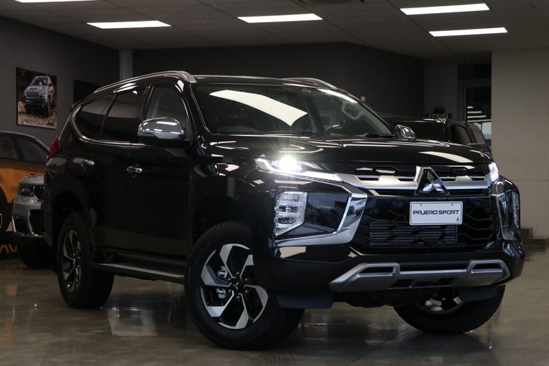 2025 Mitsubishi Pajero Sport VRX 4WD