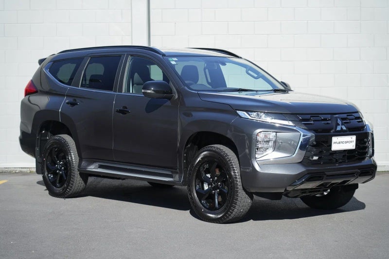 2025 Mitsubishi Pajero Sport VRX Black Edition...