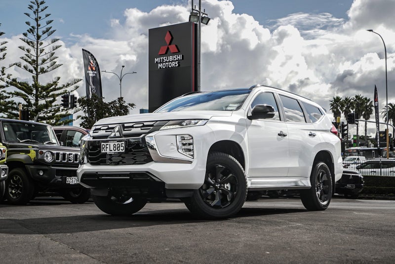 2025 Mitsubishi Pajero VRX BLACK EDITION 4WD